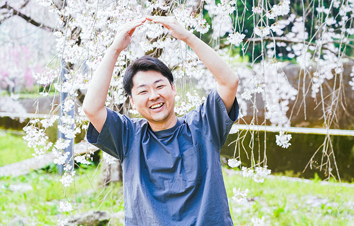 山本 周 氏